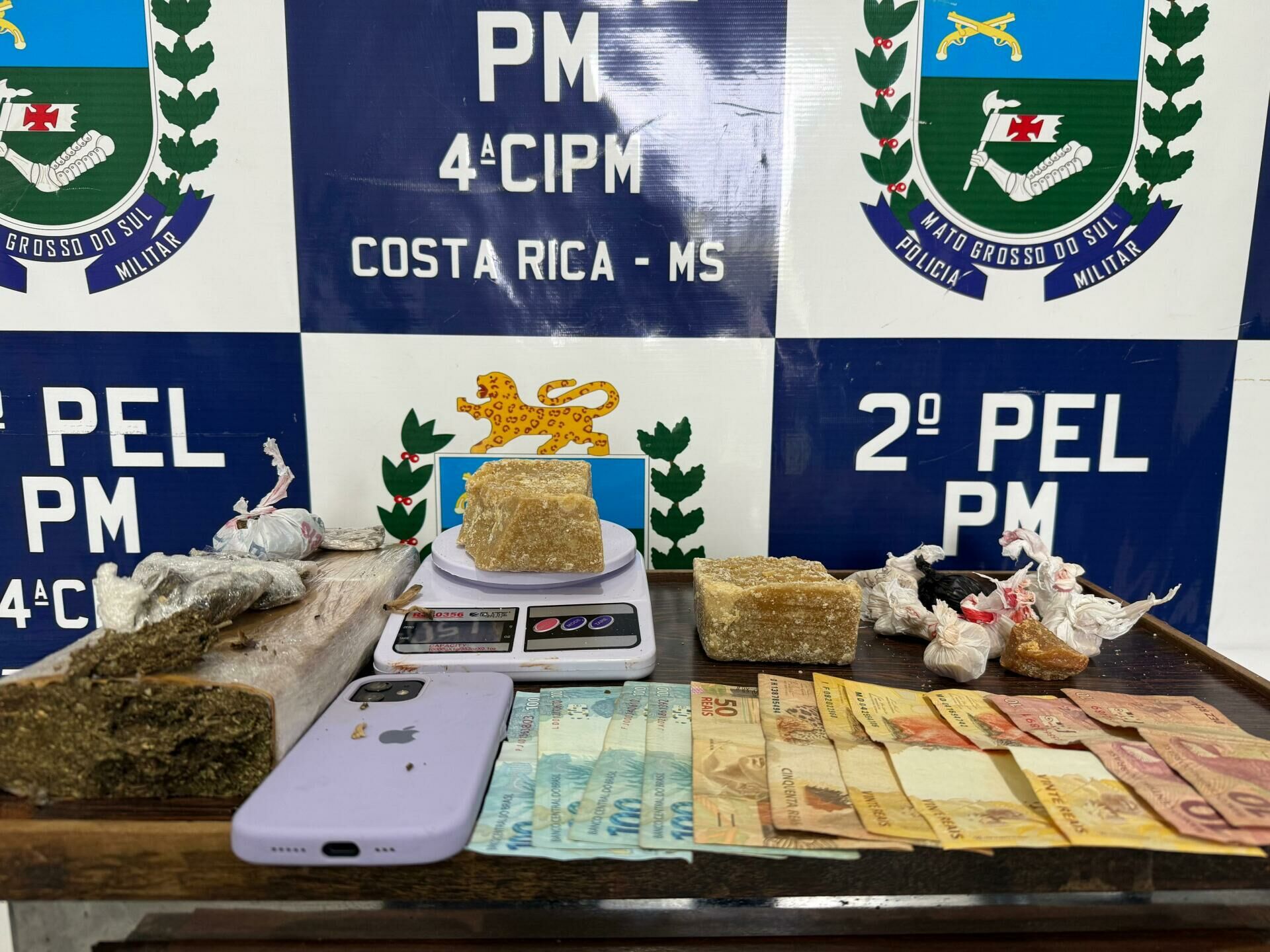 Imagem de compartilhamento para o artigo Mulher é presa com quase 1,5 kg de drogas em casa usada para tráfico em Costa Rica da MS Todo dia
